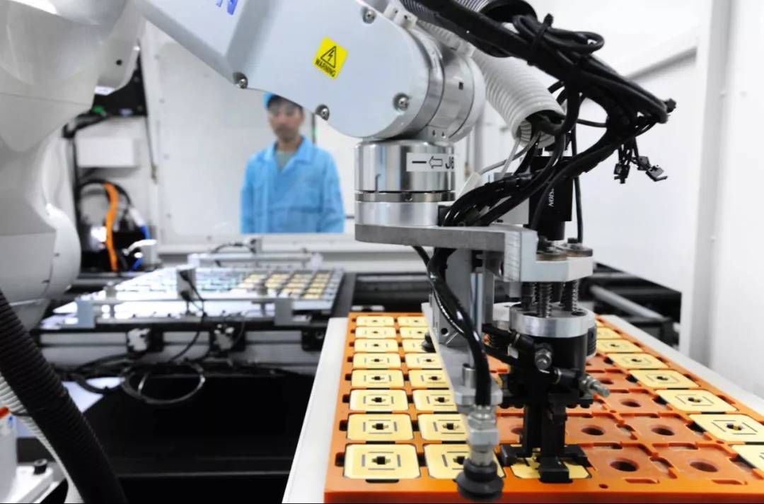 剛需還是噱頭?揭秘國內(nèi)首條5G智能生產(chǎn)線